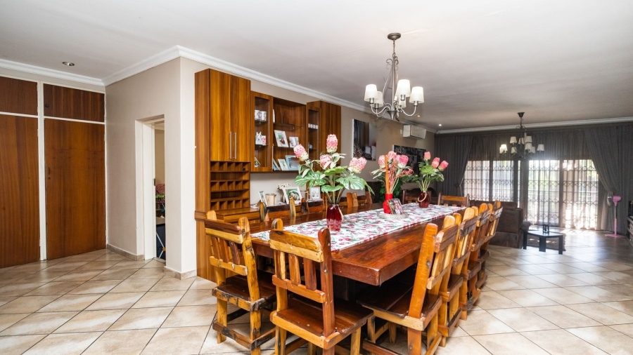 5 Bedroom Property for Sale in Protea Park North West